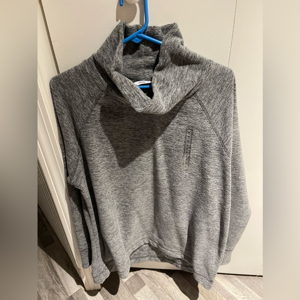 Women’s fleece top